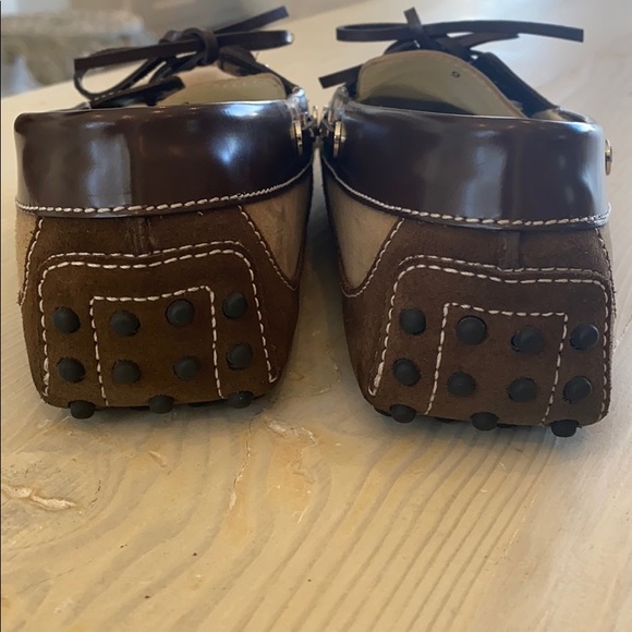 Tod’s Suede Driving Loafer - Picture 4 of 7